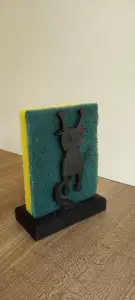 Cat sponge holder