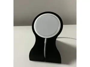 MagSafe Stand for iPhone