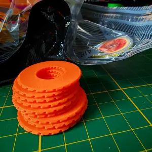 Ultra-flat valve disc for vacuum bags