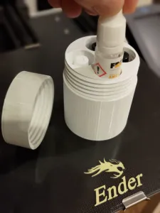 Pojemnik na liquidy