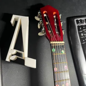 Gitarrenhalter für Kindergitarre