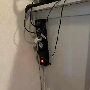 Power connector housing