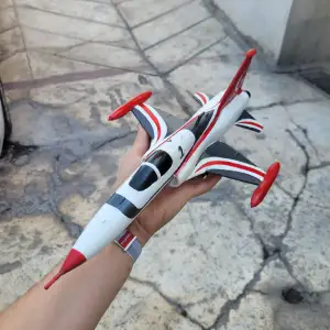 F5 uçak