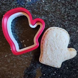 MITTEN Bread/ Sandwich Cutter and Sealer/ Cookie Cutter