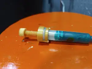 plunger for UV gel