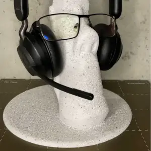 Maoi headphones stand