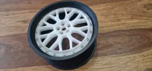 Design Wheels Kit of a three-piece rim in big 200mm diameter