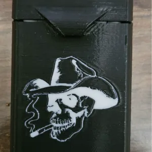 Smoking skull cigarette case