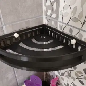 Bathroom shelf