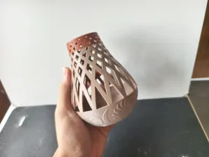 编制镂空花瓶