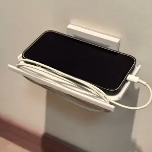 Iphone socket charger holder_for Iphone14