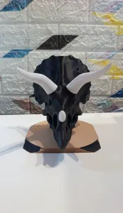 Jurassic Beats: Detailed Triceratops Skull Headset Holder