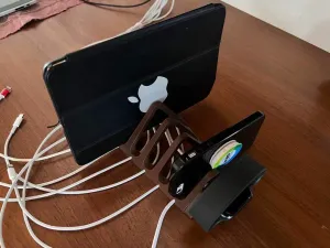 Comfortable devices organizer and charger