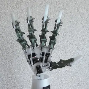 mano robótica