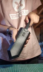 CASE PARA DADOS D&D DE GUTS DRAGON SLAYER