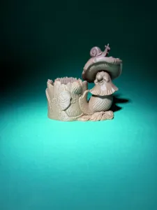Decorative plant pot