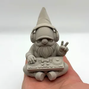 Chill DJ Gnome