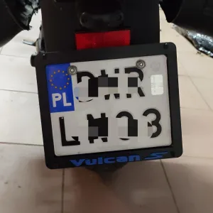 Ramka tablicy motocyklowej Vulcan S