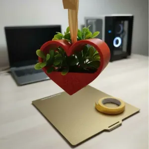 Macetero colgante en forma de corazón