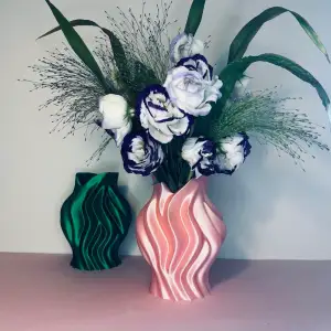 Elegant minimalist flower vase