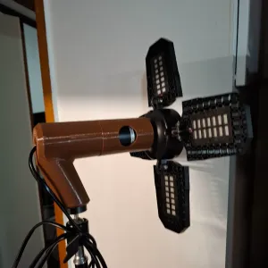 Lightbulb adapter for tripod