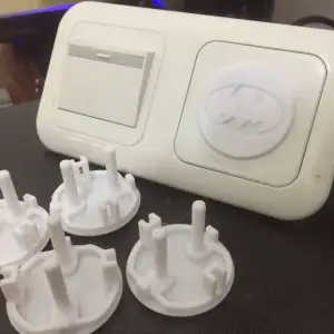 SAFETY ELECTRICAL OUTLET PLUG COVER