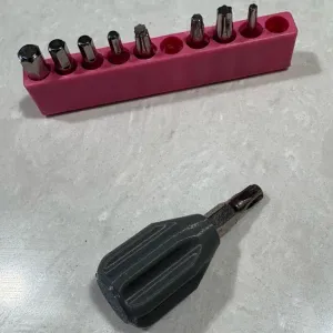 Mini screwdriver for hex bits