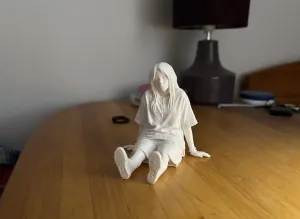 Billie Eilish – Sitting Pose Figurine
