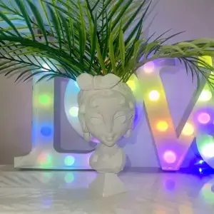BETTY VENUS PLANTER