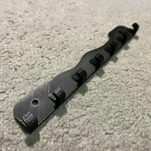 Simple key hanger with 7 hooks