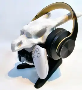 Charizard ps5 controller stand
