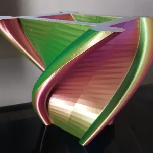 Corner tube twisty vase