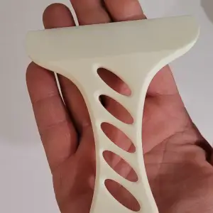 Bed scraper