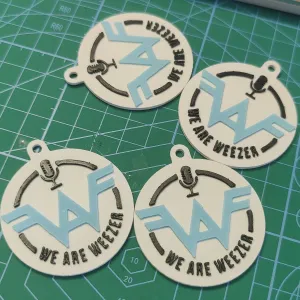 llavero weezer logo 1