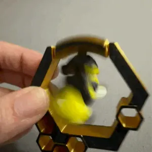 flexi bee flip/slide/spin (in honey comb hex hive)
