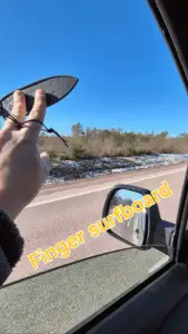 Finger Surf Board rotating back hole