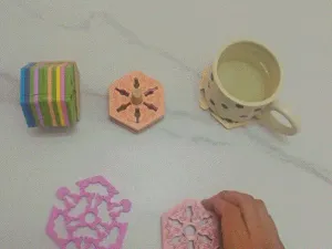Deformable coaster set  - PLA integrated printing