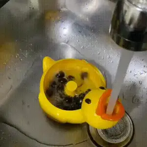 Decorative small fruit washing bowl for kitchen duck style