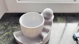 Vase mit Brunnen