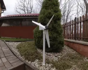 WIND TURBINE
