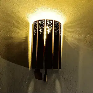INNOVATIVE WALL LAMP / SCONCE