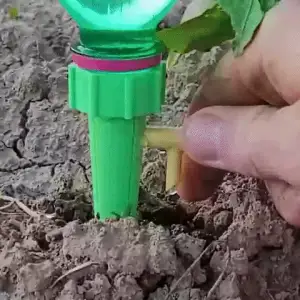 PLANT SELF WATERING SPIKES