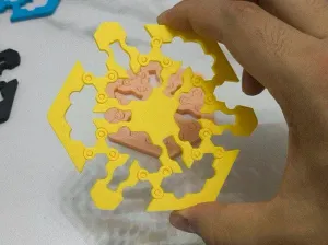Bi stable decompression toy PLA integrated printing