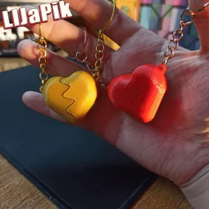 Paired heart-shaped keychains / Парные брелоки в виде сердца