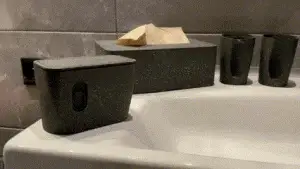 Set of accessories for the bathroom