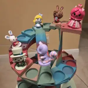 Down The Rabbit Hole, a game inspired by Alice in Wonderland