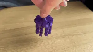 Flexi spinning top