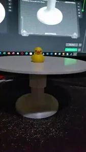 Rotating cake stand