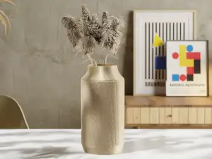 Stria Vase: A Sculptural Marvel for Modern Spaces