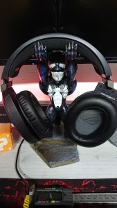Venom Headphones stand